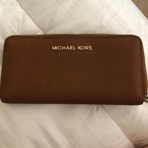 Michael kors wallet